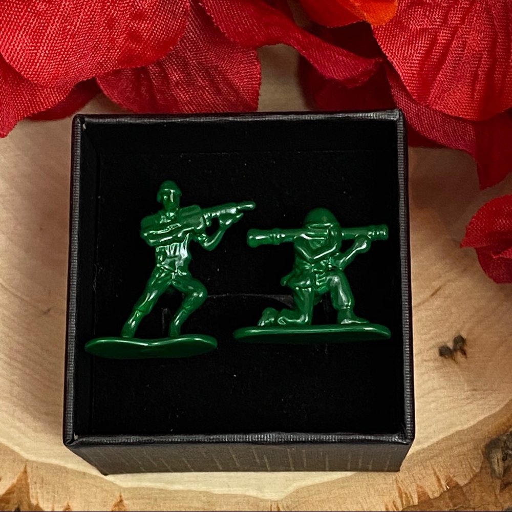 Green Army Men Military Soldier Cufflinks - Picture 14 of 15